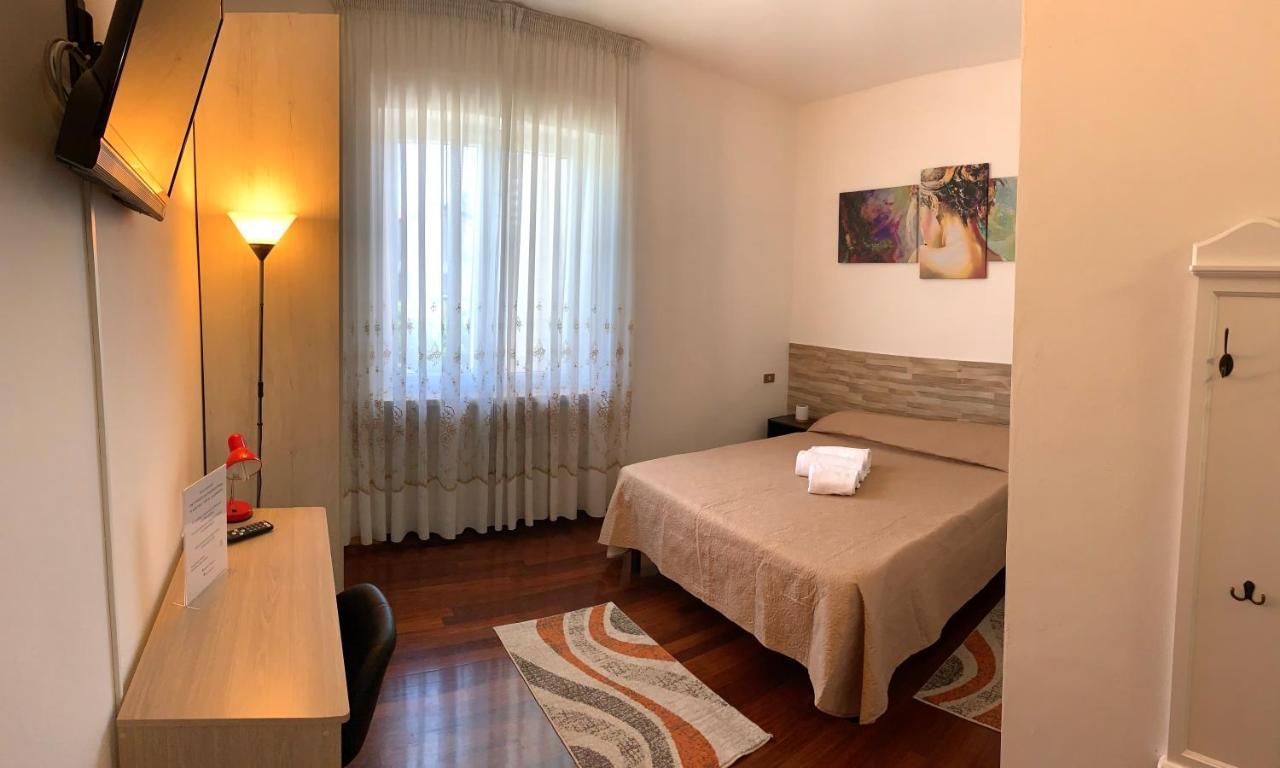 B&B La Magnolia Caprino Veronese Exterior foto
